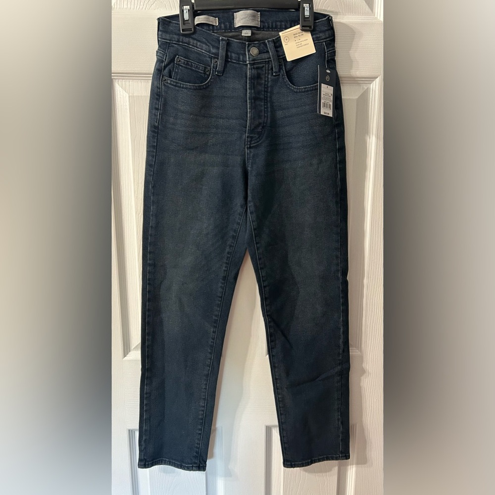 Universal Thread Women’s Mid-Rise 80’s Slim Jeans Comfort Stretch. NWT